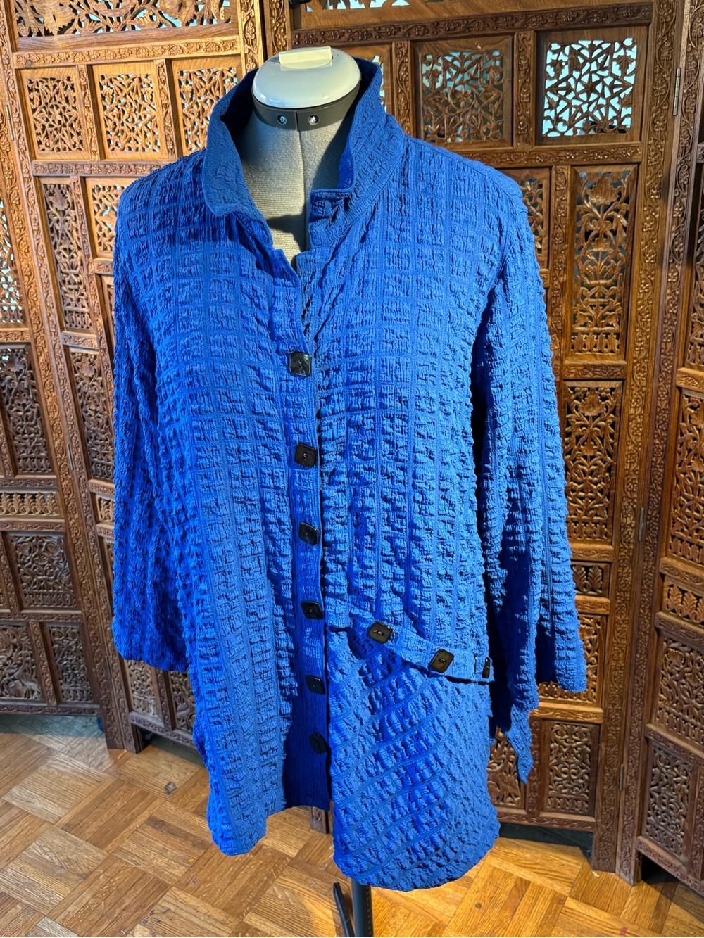 Ali Miles Women's Textured Button-Front Jacket in Royal Blue